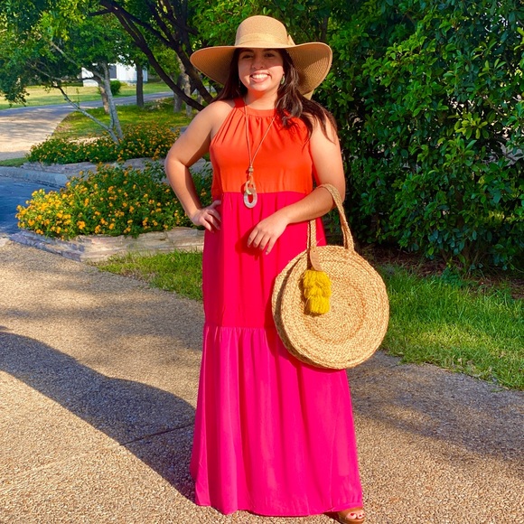 Dresses & Skirts - Beautiful bold color dress